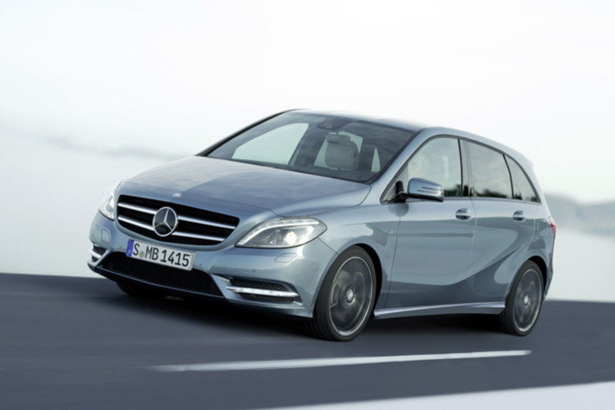 新型「メルセデス・ベンツBクラス」概要明らかに【フランクフルト