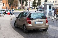 かつてベニート・ムッソリーニの執務室があったヴェネツィア宮殿近くで。