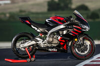 アプリリアからミドルクラスの新型スーパースポーツ「RS457」が登場の画像