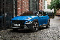 「ヒョンデ・コナ」は全長4205mmのコンパクトSUVだ。EVバージョンの「コナ エレクトリック」もラインナップされている。