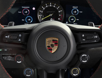 ステアリングホイールに4つのロータリースイッチと、DRS（ドラッグリダクションシステム）のスイッチが備わる。