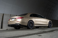 最高出力800PSオーバーの電動パワートレインを搭載した「メルセデスAMG S63 Eパフォーマンス」。2023年9月に、まずは初版限定モデル「エディション1」を発表。同年10月～11月にはジャパンモビリティショーに実車が展示された。