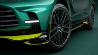 F1 2023年シーズンでの成功を記念した特別な一台「アストンマーティンDBX707 AMR23エディション」登場の画像