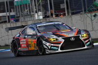 GT300クラスで勝利したNo.51 JMS P.MU LMcorsa RC F GT3（中山雄一／坪井 翔）。今回は、GT500クラスとあわせ、レクサス勢が強さを見せつけた。