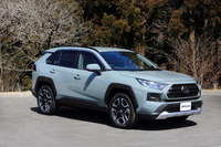 幾何学形状の八角形（オクタゴン）2つを、90度ずらしてはめ合わせた「クロスオクタゴン」が新型「RAV4」の造形テーマになっている。