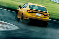 「レクサスGS F」仕様変更 新色のイエローも設定の画像