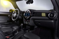 MINIブースの主役は100％電気自動車の「MINIクーパーSE」【フランクフルトショー2019】の画像
