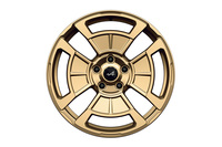 「アトリエアルピーヌ」にラインナップされるゴールドの「レジェンド」アロイホイール。価格は10万円。