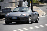 オープンモデルも稀。写真は「マツダMX-5」（日本名：ロードスター）。