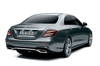 「アバンギャルド スポーツ」のリアビュー。