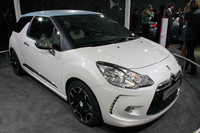 「シトロエンDS3」
    