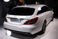 リアまわりの流麗なラインが特徴の新型ワゴン「メルセデス・ベンツCLSシューティングブレーク」。