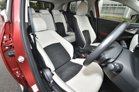 引き続き「XDツーリング Lパッケージ」に設定される白革内装仕様。こちらも全ボディーカラーで選択可能。