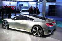 前：255/35R19、後275/30R20サイズのタイヤを装着している。