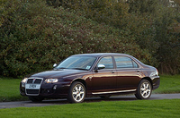 【スペック】Limousine：全長×全幅×全高＝4950×1780×1420mm／ホイールベース＝2950mm／2.5リッターV6DOHC24バルブ（177ps/6500rpm、24.5kgm/4000rpm）