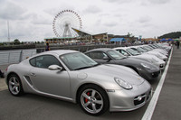 見事に鼻先をビシッっと揃えた「ケイマン」軍団。