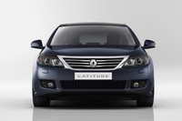 ルノー、新型サルーンの写真を公開の画像