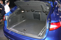 マセラティが初のSUV「レヴァンテ」を発売の画像