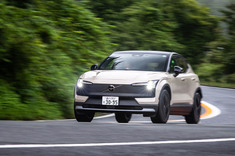 ボルボの電動コンパクトSUV「EX30クロスカントリー」に新設定された後輪駆動モデルの走りを確かめた。