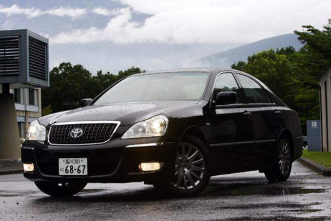 【スペック】全長×全幅×全高＝4975×1795×1465mm／ホイールベース＝2850mm／車重＝1710kg／駆動方式＝FR／4.3リッターV8DOHC32バルブ（280ps/5600rpm、43.8kgm/3400rpm）／価格＝661万5000円（テスト車＝731万8500円)