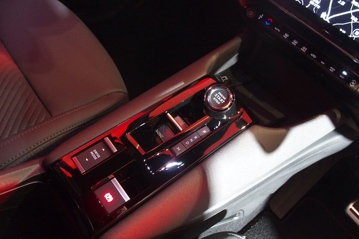 アルファ・ロメオ・ジュニア（センターコンソール）