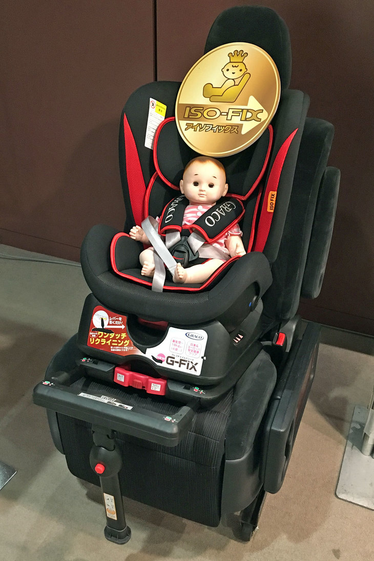 クルマのほかにも、JNCAPではチャイルドシートの安全性能評価も行っており、平成29年度ではアップリカの「フラディアグロウISOFIX 乳児用」が前面衝突試験で「優」、使用性能評価試験（25点満点）で最高の「23点」を獲得した。