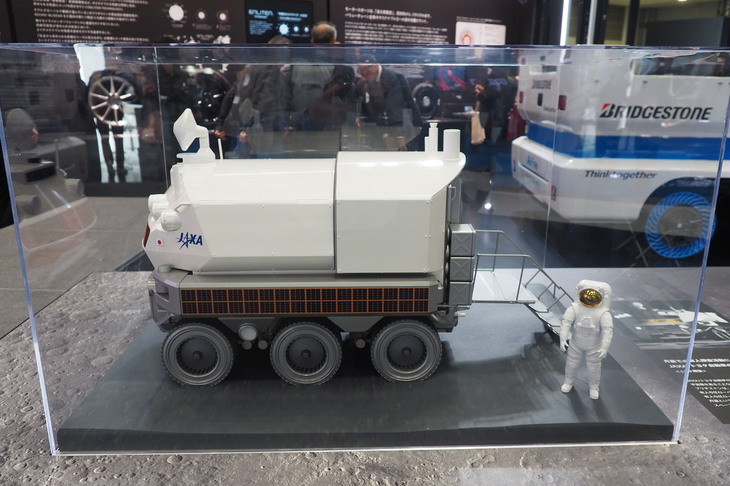 月面探査車（模型）