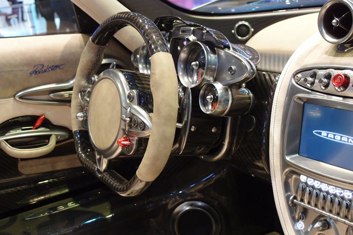 パガーニ・ウアイラ ロードスター