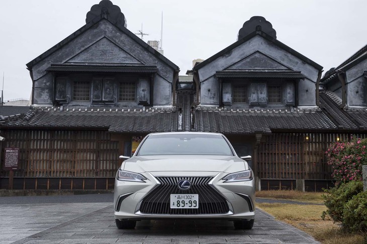 レクサスES300h“バージョンL”