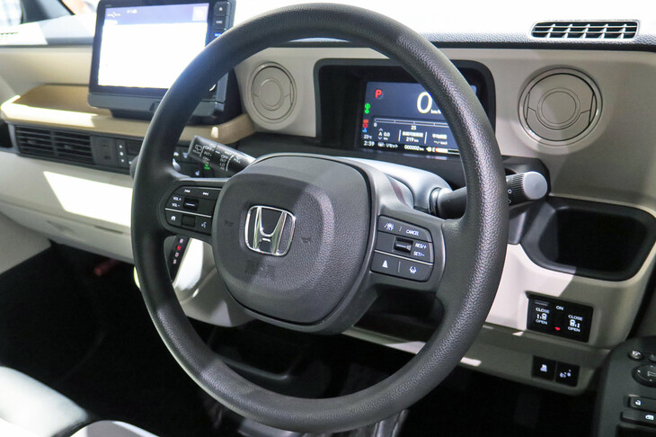 ホンダN-BOX（ステアリングホイール）