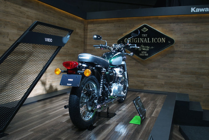 カワサキW800