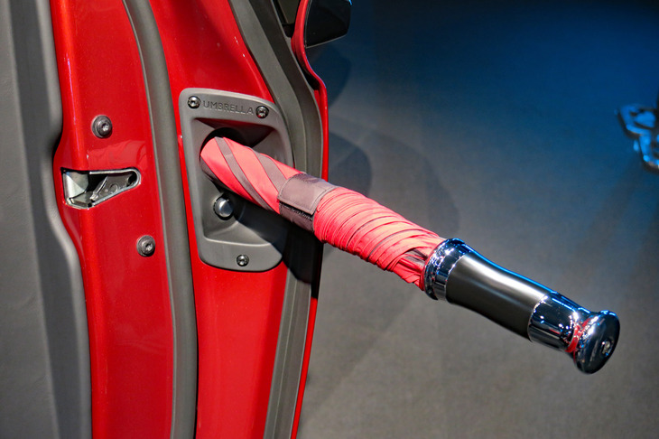 ロールス・ロイス・ブラックバッジ・ゴースト（アンブレラ）