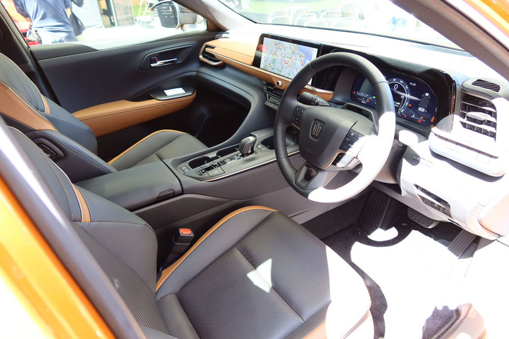 トヨタ・クラウン クロスオーバー（インテリア）