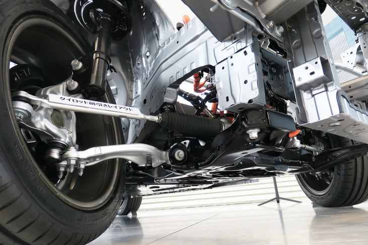 ホンダe（フロントサスペンション）