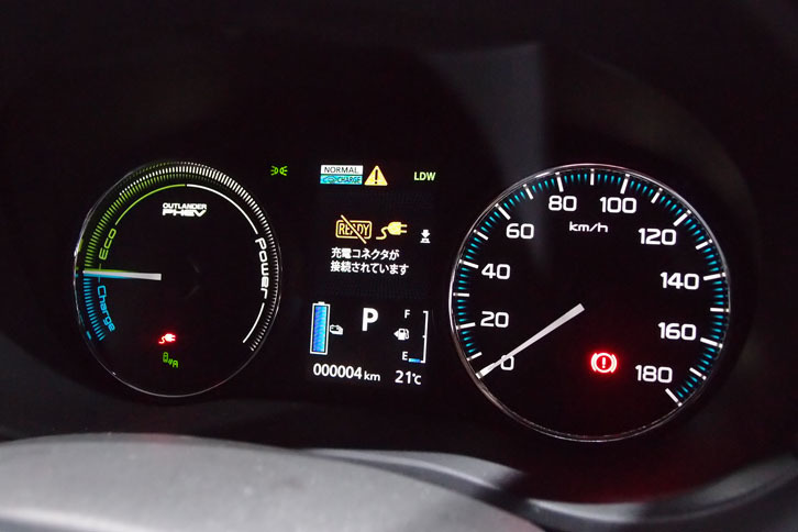 三菱アウトランダーPHEV（メーターパネル）