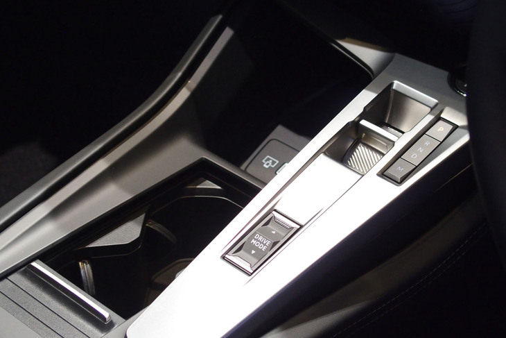 プジョー408アリュール（センターコンソール）