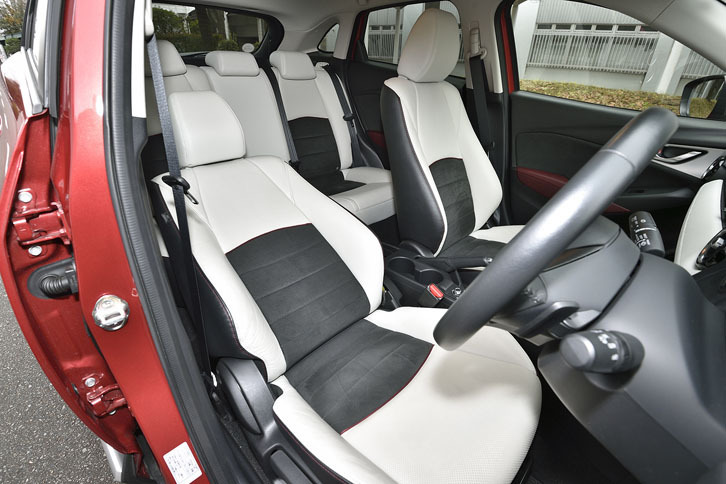 引き続き「XDツーリング Lパッケージ」に設定される白革内装仕様。こちらも全ボディーカラーで選択可能。