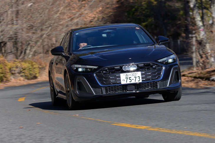 2リッターディーゼルエンジンは単体で最高出力204PS、最大トルク400N・mを発生。モーターは24PS／230N・mの駆動アシストだけでなく、最高34PSのエネルギー回生も担う。