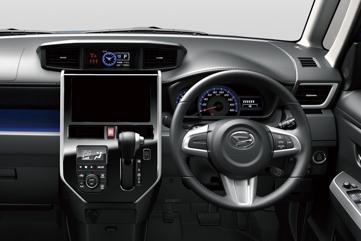 「トールカスタム」のインストゥルメントパネルまわり。