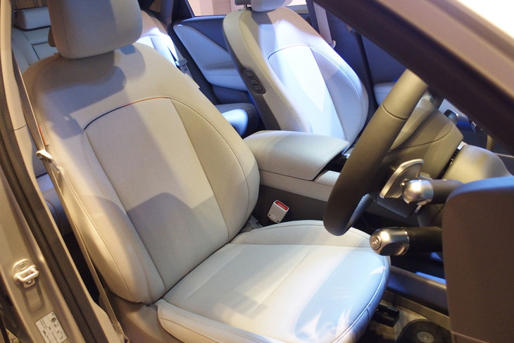 ヒョンデ・アイオニック6（フロントシート）