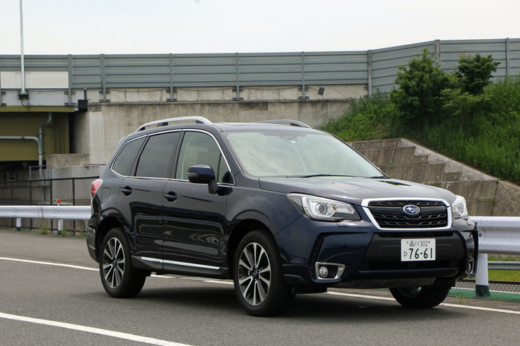 最高出力280ps、最大トルク350Nmの2リッターターボエンジンを搭載した4代目「フォレスター」の「XT」グレード。（著者撮影）