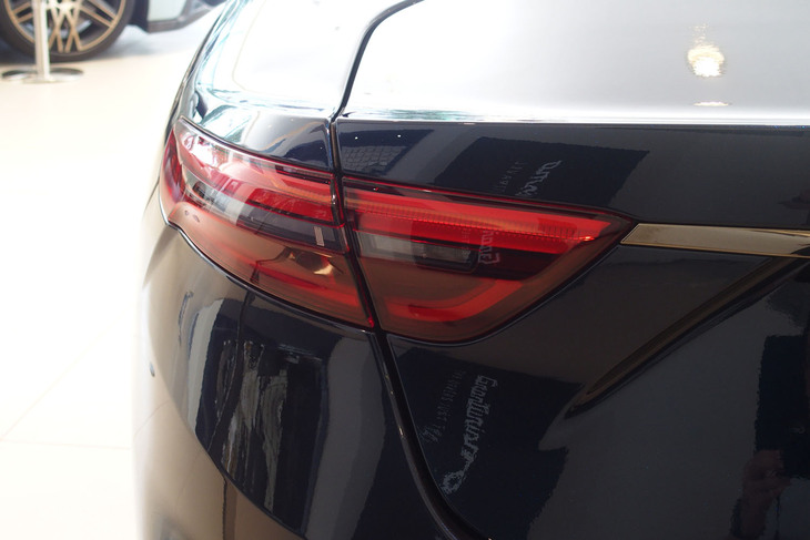 マセラティ・グラントゥーリズモ トロフェオ（リアコンビランプ）