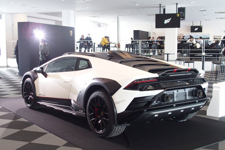 ランボルギーニ・ウラカン ステラート（リアビュー）