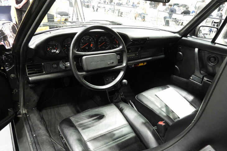 ポルシェ911カレラ3.2ターボルック（1987年／WINS AUTO）