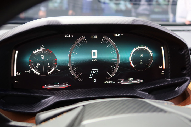 ランボルギーニ・テメラリオ（液晶メーター）