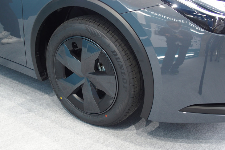 「プリウスU」のホイール。