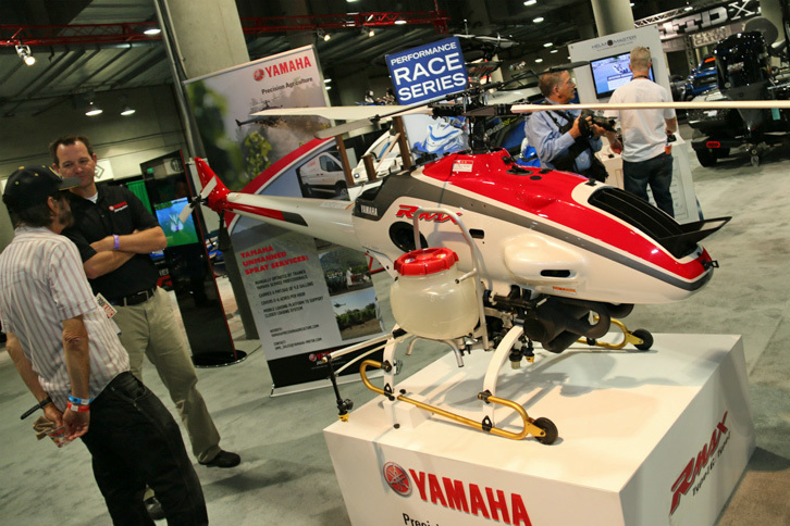産業用無人ヘリコプター（写真）をはじめ、さまざまなヤマハ製品が展示された。