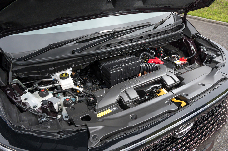 可変圧縮比ターボを採用していた第2世代「e-POWER」の1.5リッターは純エンジン車も想定していたのに対し、第3世代のZR15DDTe型は発電専用化。発電で頻繁に使うポイントでの効率とトルクが向上したとされる。