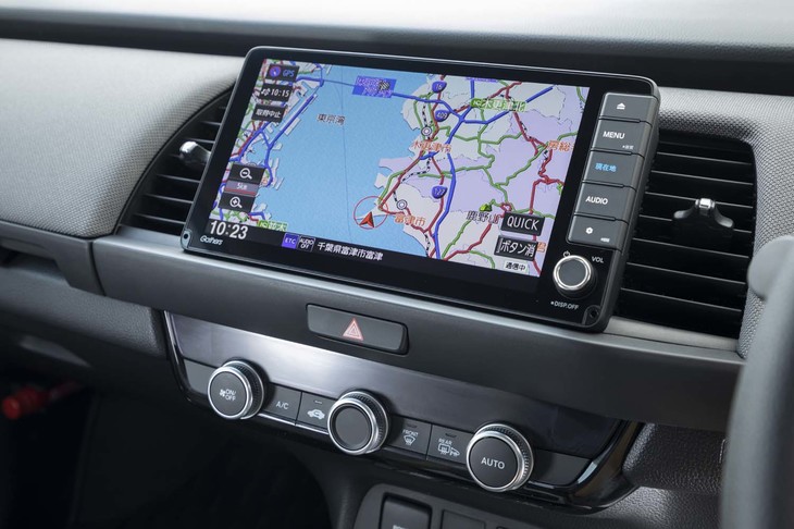 販売店オプションの「フィット」用ナビゲーションシステム。画面のサイズは9インチで、「ヤリス」のディスプレイオーディオより1インチ大きい。
