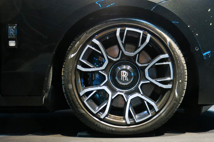 ロールス・ロイス・ブラックバッジ・ゴースト（タイヤ＆ホイール）
